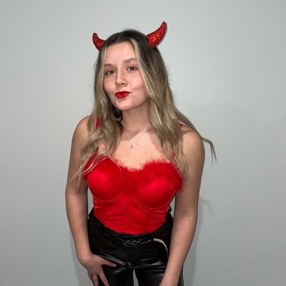 Red top - Picture 3 of 3